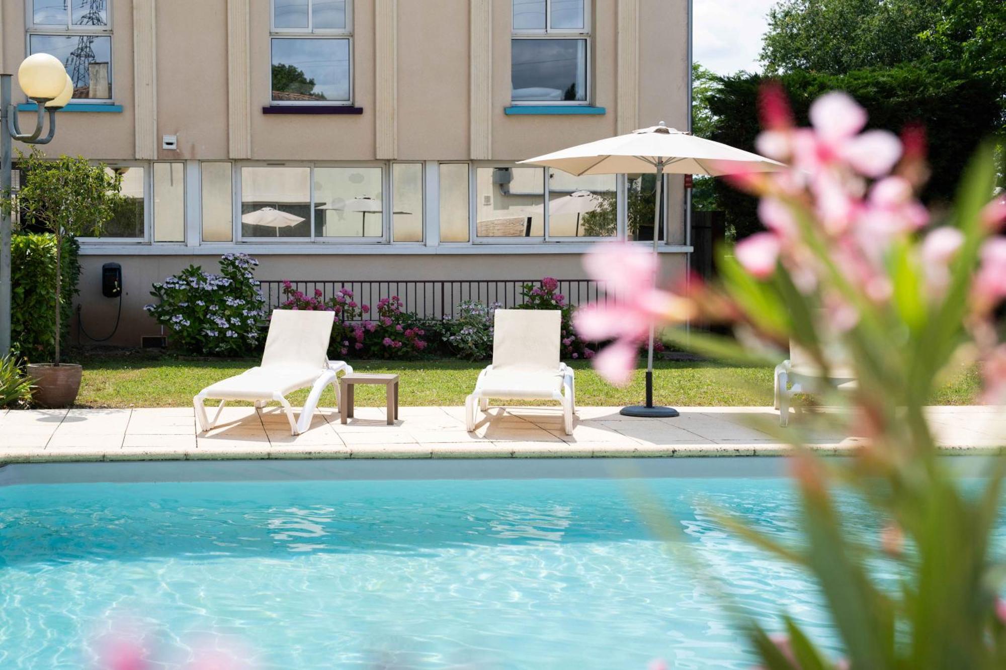 Logis Hotel & Restaurant Ludik Bergerac Exteriér fotografie